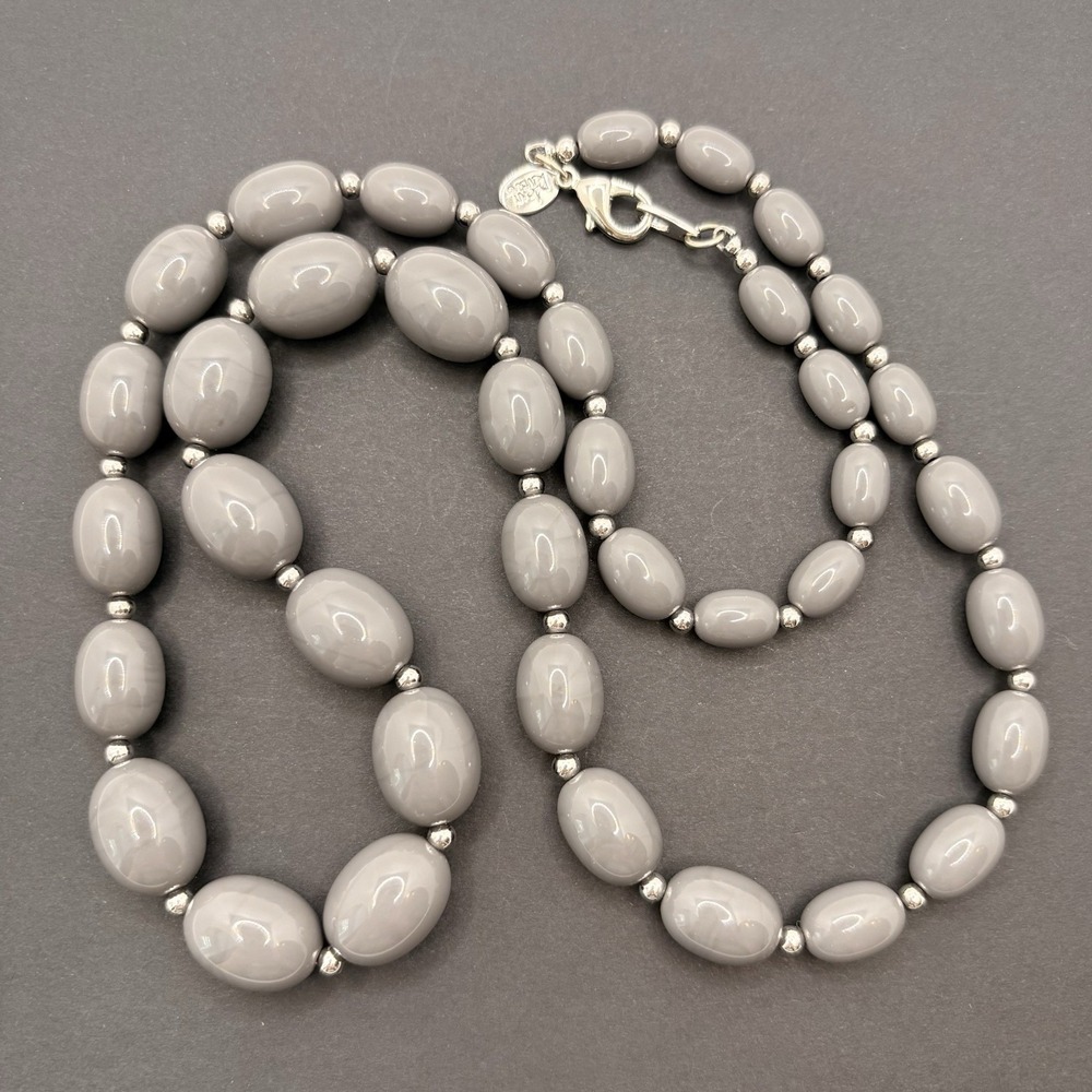 Vintage Joan Rivers Gray Acrylic‎ Lucite Graduated Oval Beaded Necklace 28"